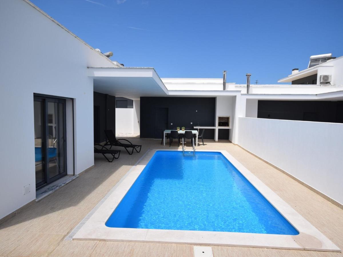 Modern Villa With Private Pool Near The Beautiful Beach Of Foz De Arelho Nadadouro Exterior foto